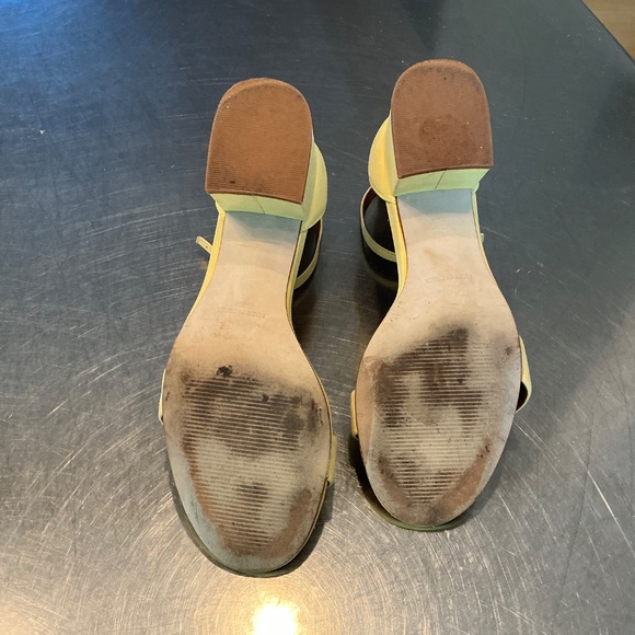 Butter Yellow Steve Madden Block Heel Suede Sandals-size 8.5 - Picture 2 of 6